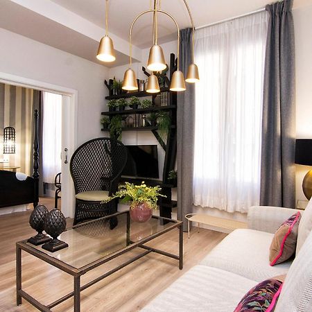 Central Deluxe Apartments กรานาดา ภายนอก รูปภาพ