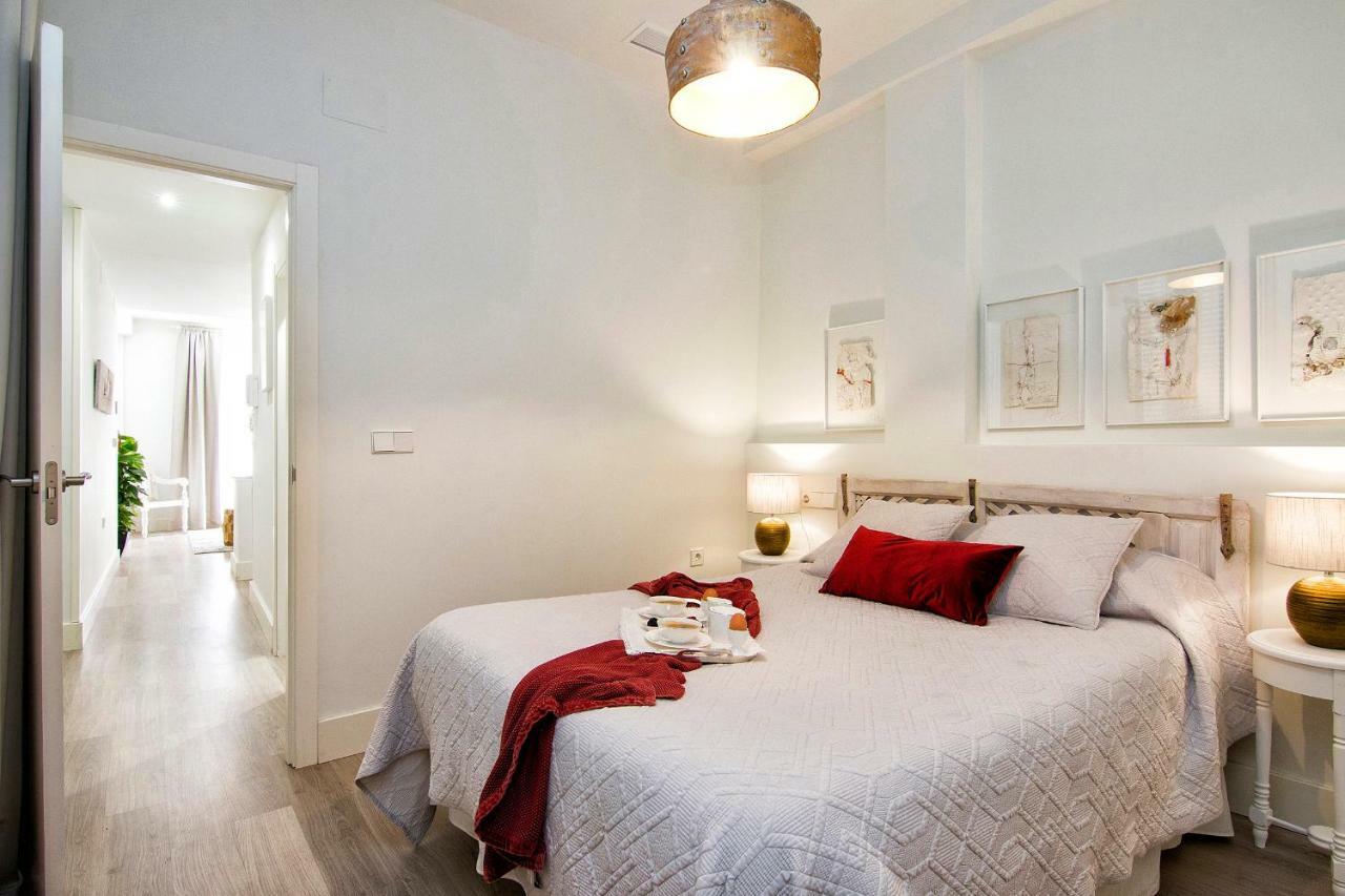 Central Deluxe Apartments กรานาดา ภายนอก รูปภาพ